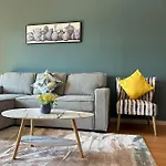 2 Mins Away From The Metro 1 Bhk Discovery Gardens